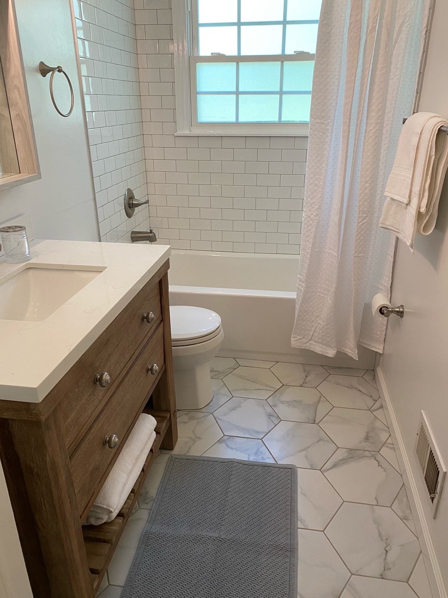 Building Photo - 1160 Saratoga Rd