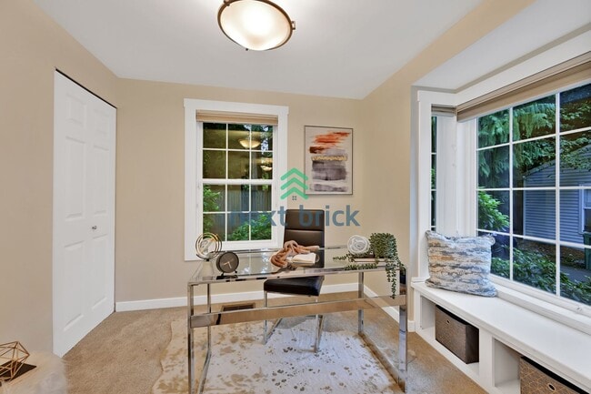 Building Photo - Charming 2-Bedroom Cottage in the Heart of...