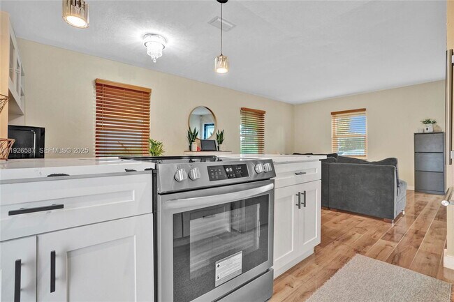 Building Photo - 1300 NW 87th St