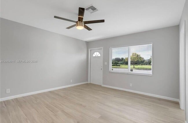 Building Photo - 2550 N Diexe Hwy