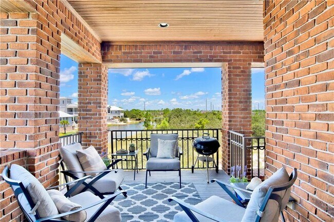 Building Photo - 16 Market St