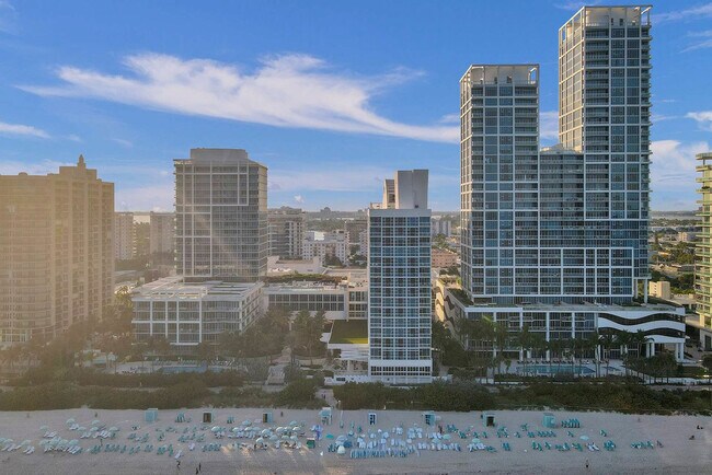 Building Photo - 6801 Collins Ave