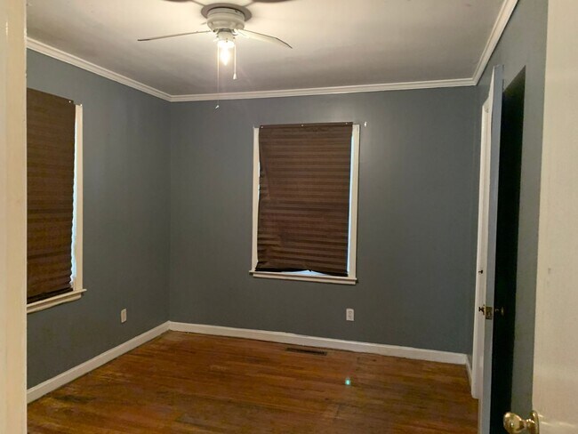 Building Photo - 307 Rosedale Pl