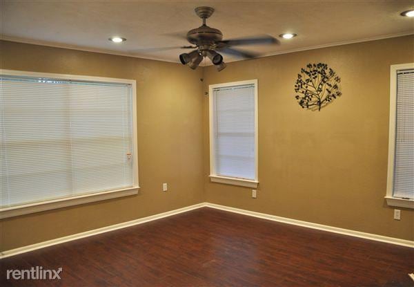 Building Photo - 59517 Autumn Dr