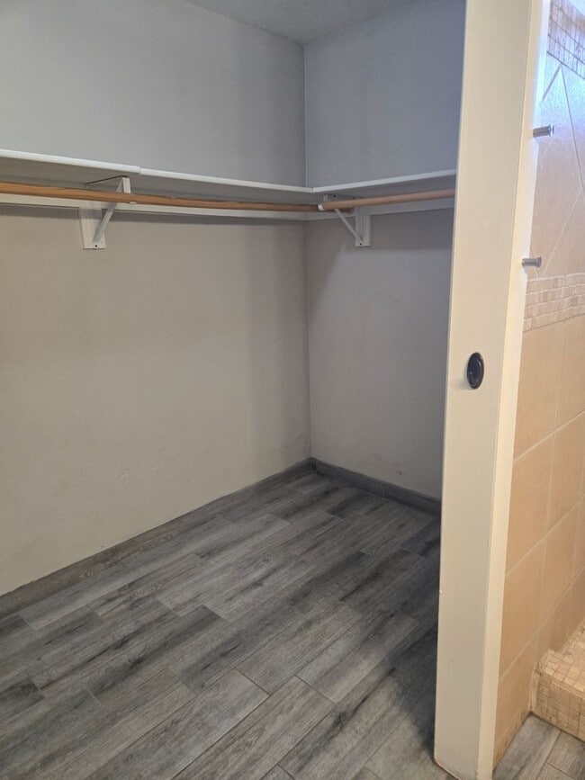 Building Photo - Coming Soon! ?Beautiful 4 bed, 2 bath Home, NO HOA! (Available 05/15/26)