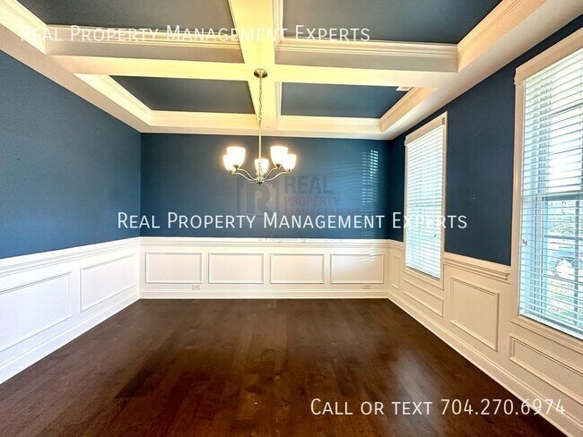 Building Photo - 7839 Sawgrass Ln