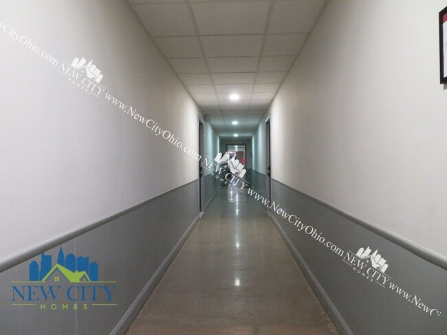 Building Photo - 2085 Building - New Rennovated 1 & 2 bedrooms starting at $989!