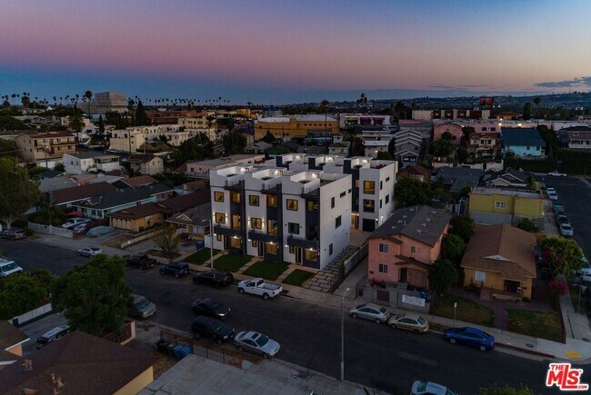 Building Photo - 4830 1/2 Pickford St