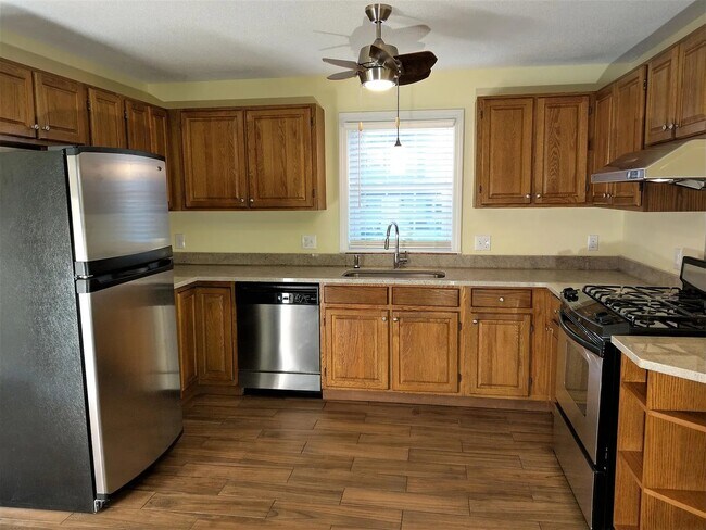 Building Photo - 14 Wellstone Dr