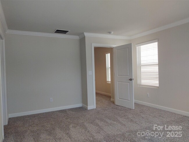 Building Photo - 326 Hyssop Ct