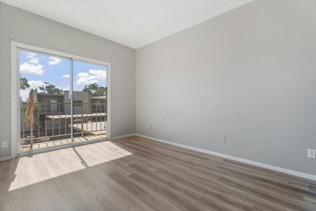 Building Photo - 2814 E Marconi Ave