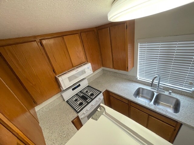 Building Photo - 2135 K Ave