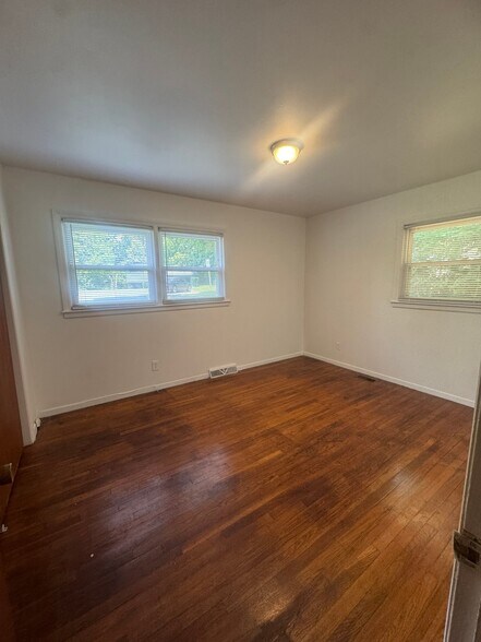 Building Photo - 3001 Depaul Ct