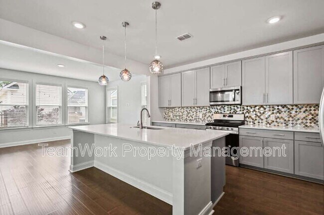 Building Photo - 165 Rowans Creek Dr