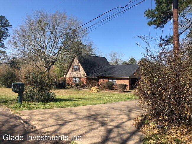 Building Photo - 3 br, 2 bath House - 203 Carriage Lane