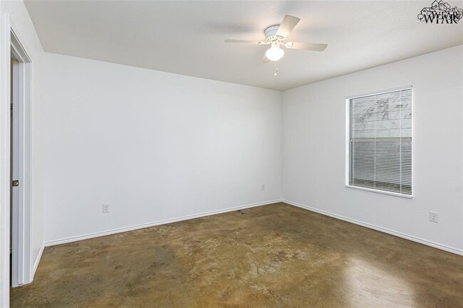 Building Photo - 1703 6th St