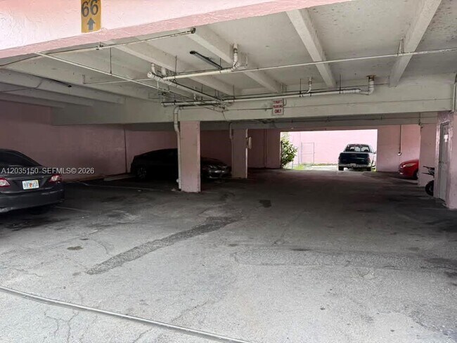 Building Photo - 1255 W 53rd St