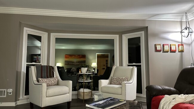 Building Photo - 6718 Deep Creek Dr