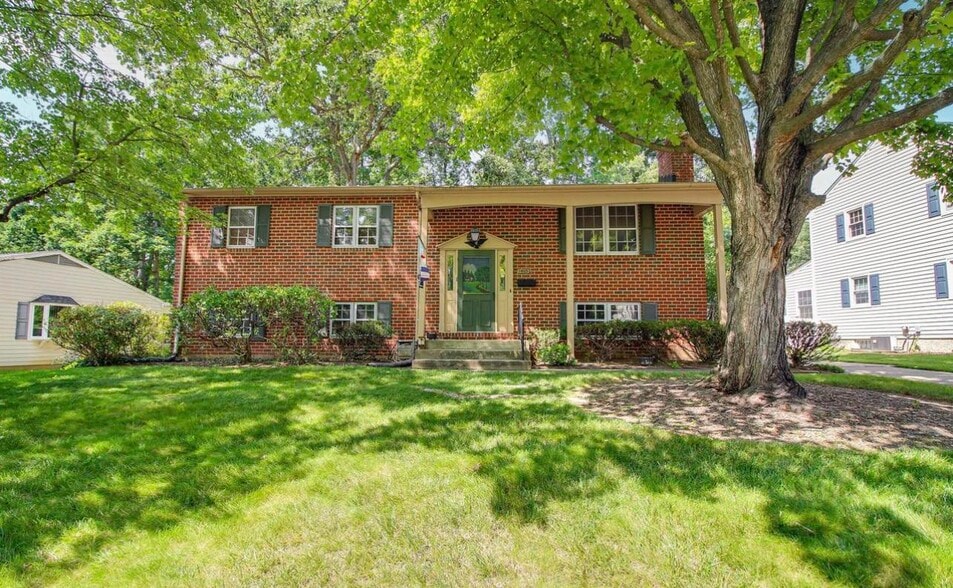 Building Photo - 1405 Pleasant Valley Dr