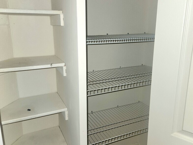 Kitchen Pantry - 15 W Oakland Ave
