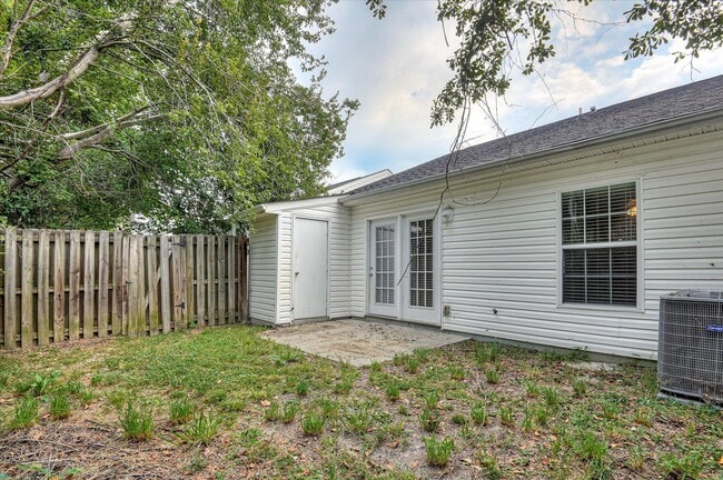 Building Photo - 8035 Reagan Cir