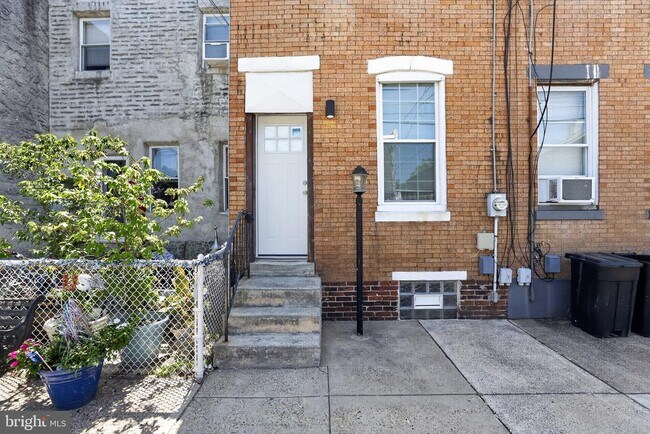 Building Photo - 3053 Janney St