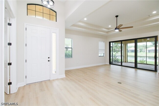 Building Photo - 9122 Isla Bella Cir
