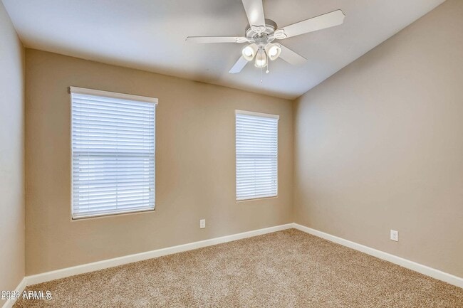 Building Photo - 3043 N 33rd Pl