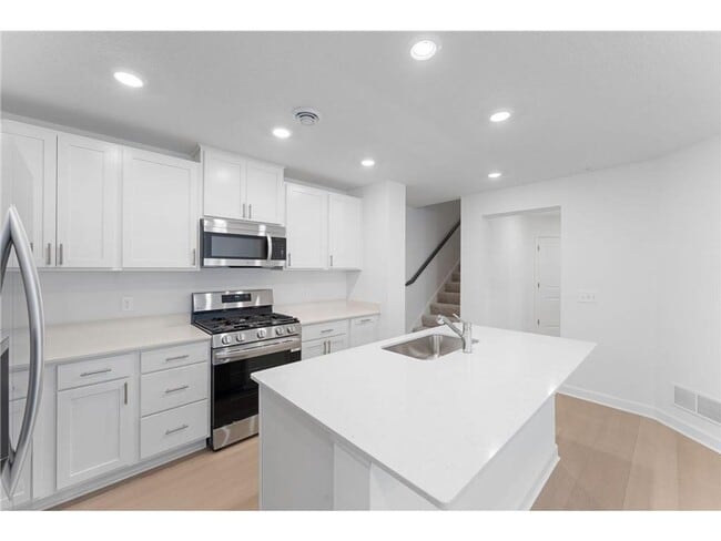 Building Photo - Brand New, New Construction! 3 Bed/2.5 Bat...
