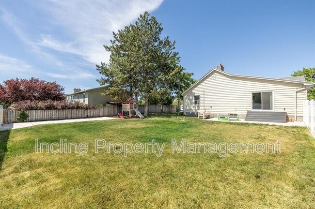 Building Photo - 732 E 200 N St