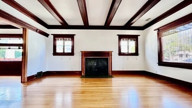 Building Photo - 1635 S Wilton Pl