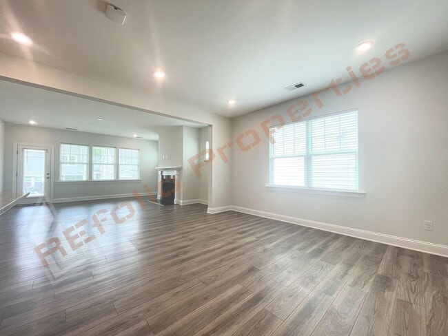 Building Photo - 213 Ivy Arbor Way