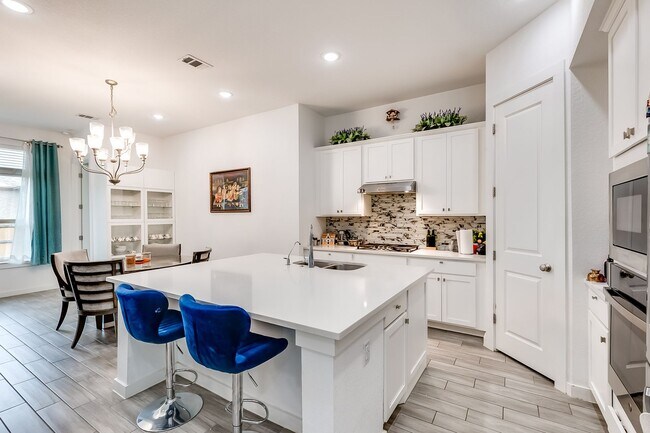 Building Photo - 833 Whitetail Dr