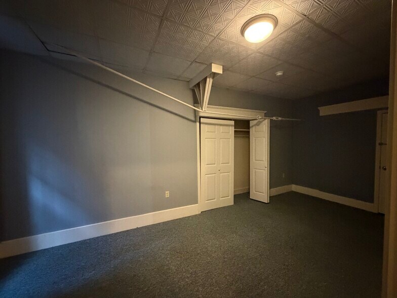 Building Photo - 81 N Main St