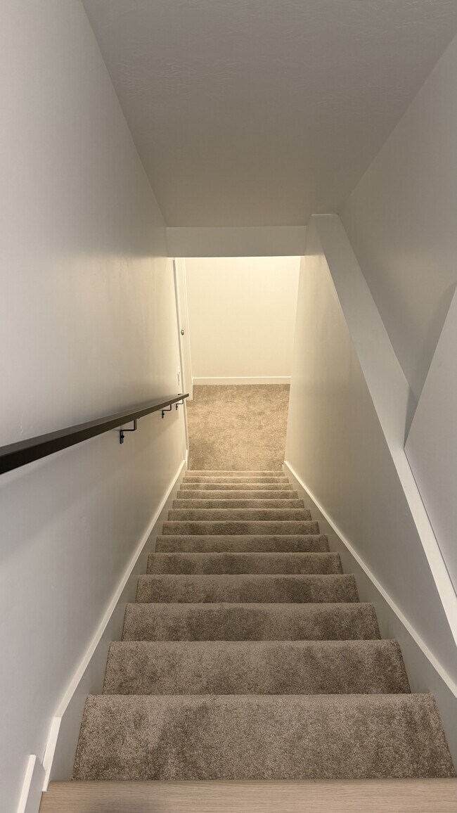 Building Photo - 3239 S Forest Ave