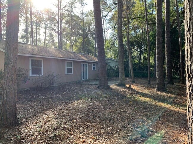 Building Photo - Amazing 3 Bedroom, 2 Bathroom House in Springtree