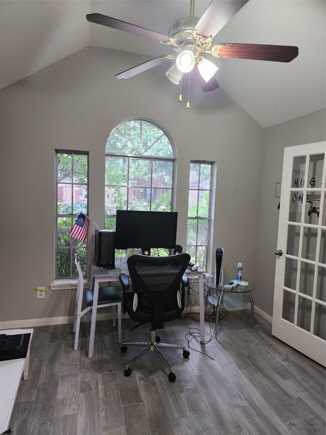 Building Photo - 8835 Aspen Meadow Dr