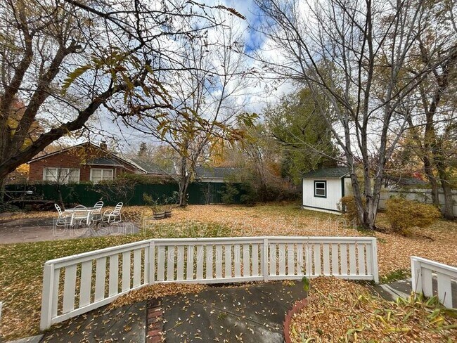 Building Photo - 901 Walker Ave