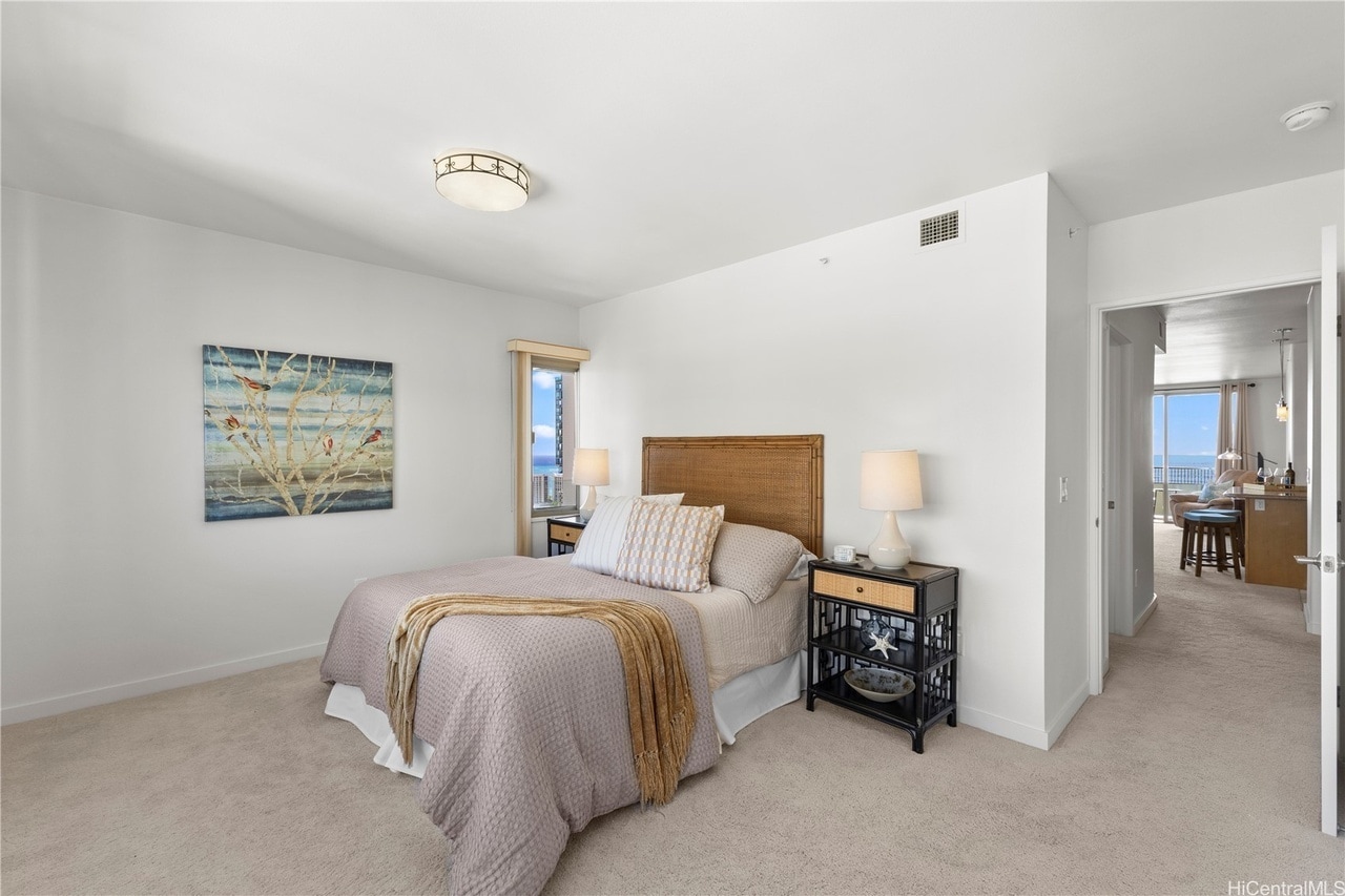 comfortable bedding - 421 Olohana St