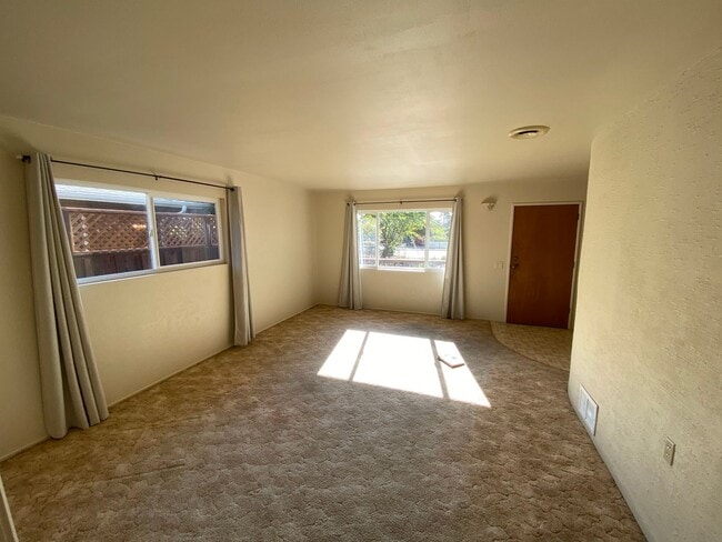 Building Photo - 121 Coulson Ave