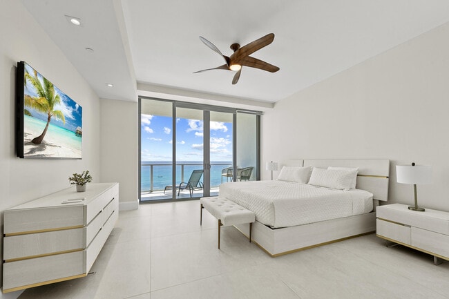 Building Photo - 3100 N Ocean Dr