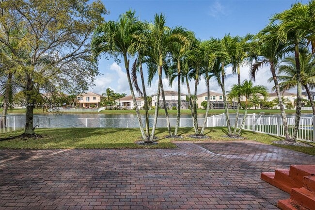 Building Photo - 4974 SW 166th Ave