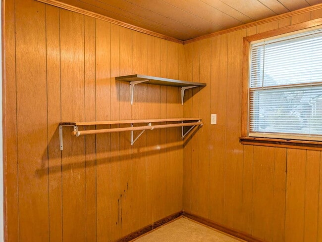 Building Photo - 112 Moore St