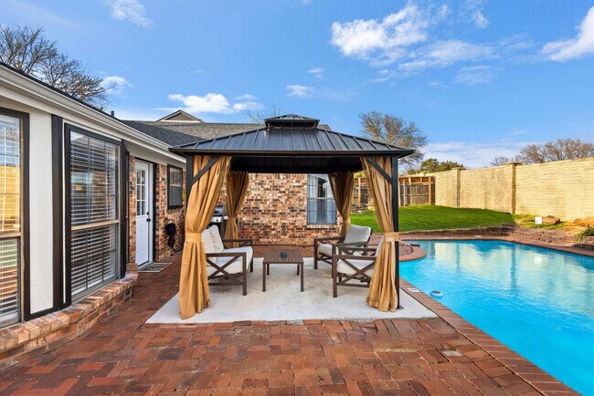 Building Photo - 4629 Amherst Ln