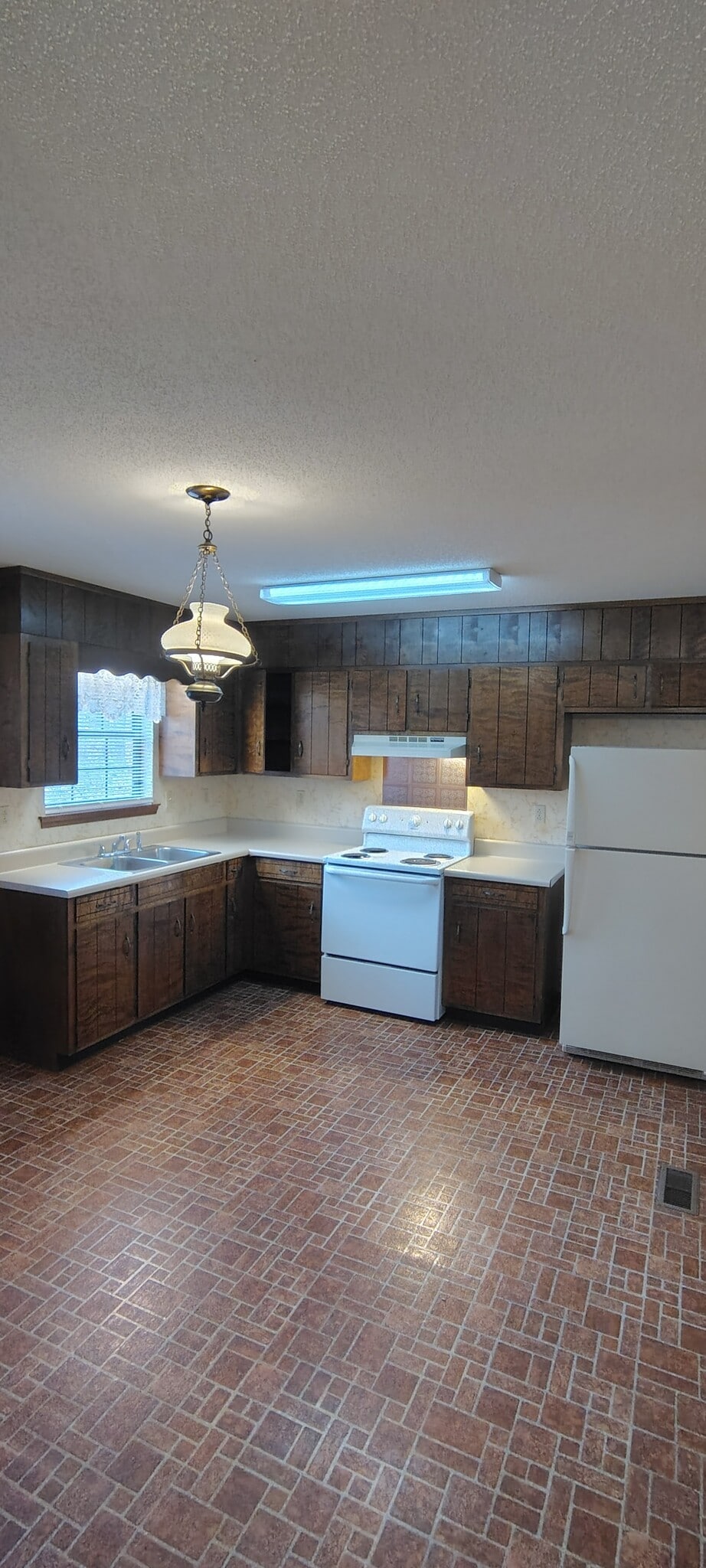 Building Photo - 126 Old Charleston Rd NE