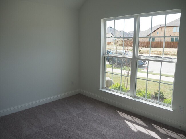 Building Photo - 2201 Yellowhammer Rd