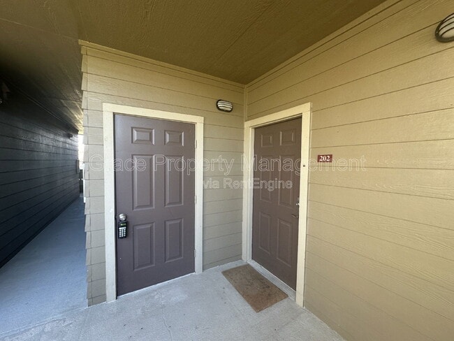 Building Photo - 12764 Ironstone Way