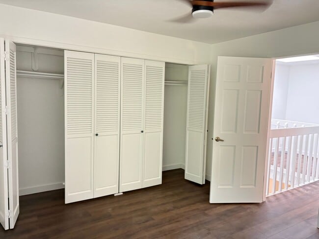 Building Photo - Completely Renovated 2 Bed 1.5 Bath West Pearl Street Condo W/Hiking Trails In Your Backyard.