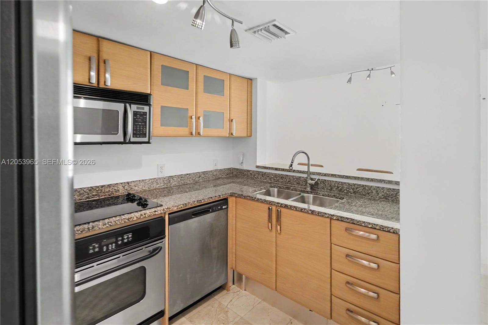 Building Photo - 2101 Brickell Ave