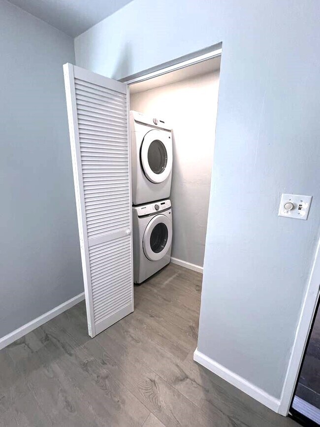 Building Photo - 3736 Orangerie Way